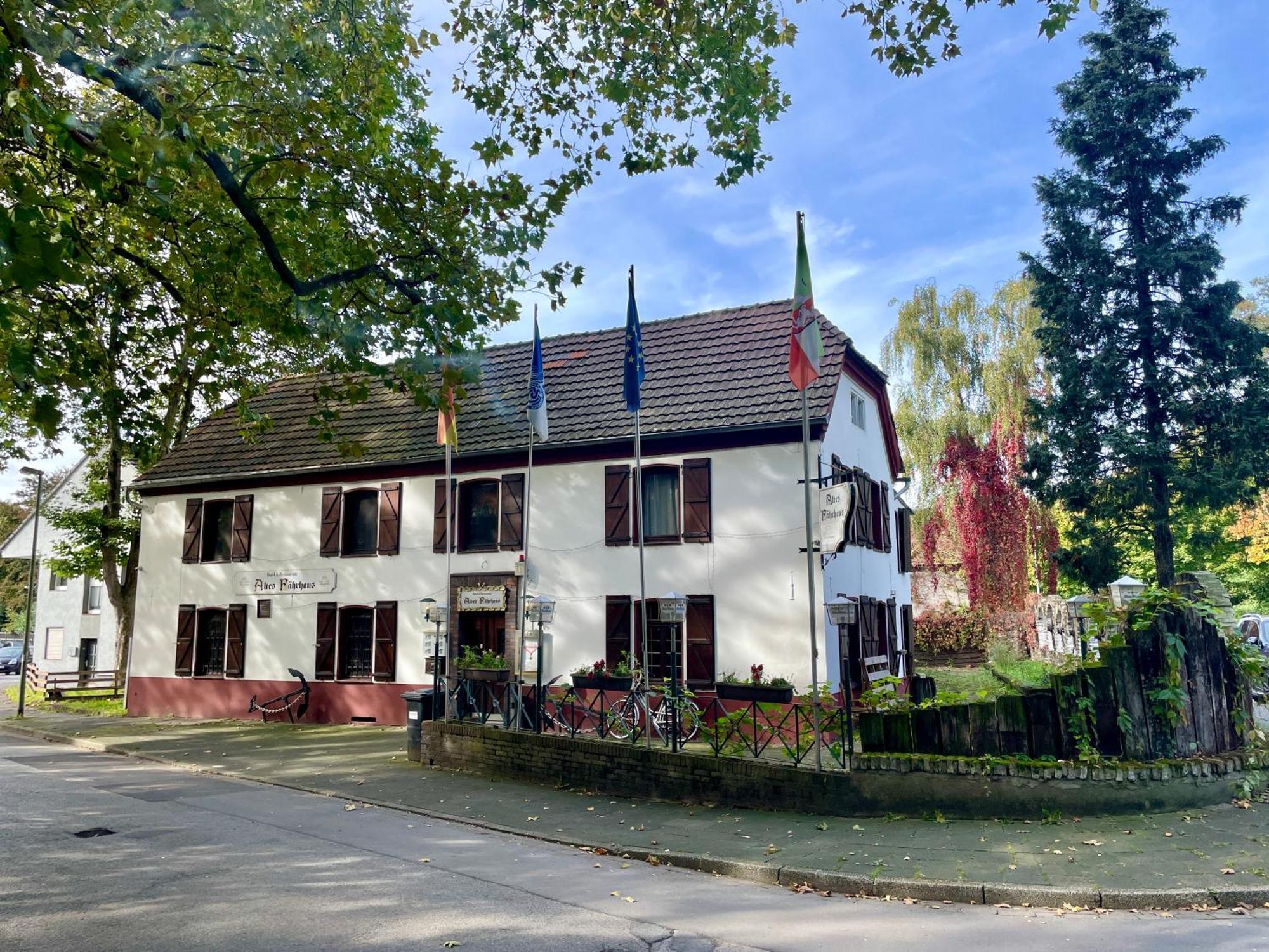 Hotel Altes Faehrhaus Duisburg Exterior photo